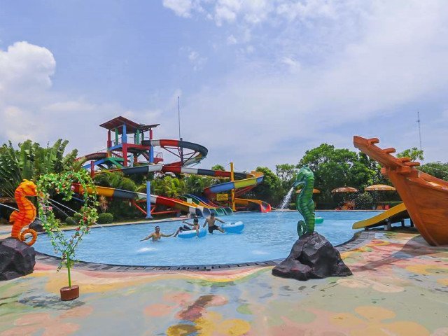 wahana Grand Puri Waterpark