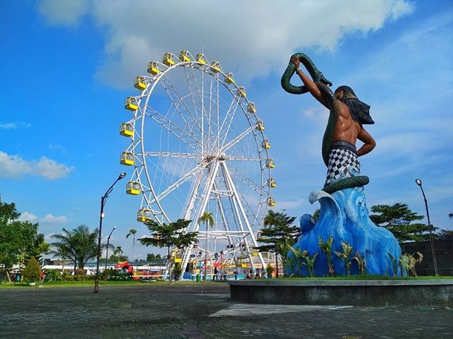Cakara Manggalingan wahana ferrish wheel yang bisa dicoba