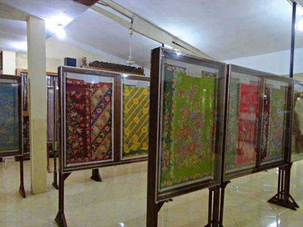 koleksi museum batik