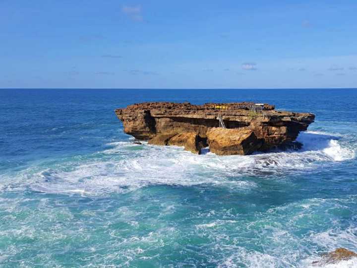 Pantai Timang