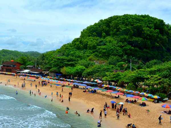 Suasana Pantai