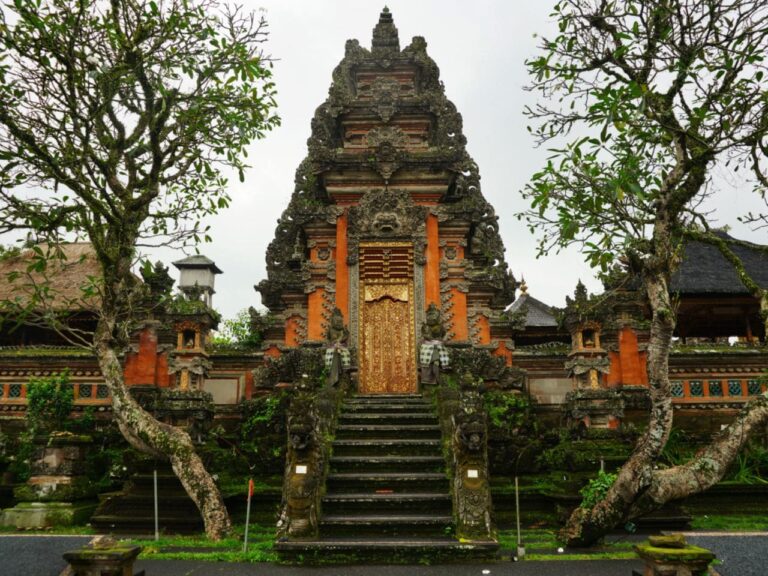 Puri Saren Agung
