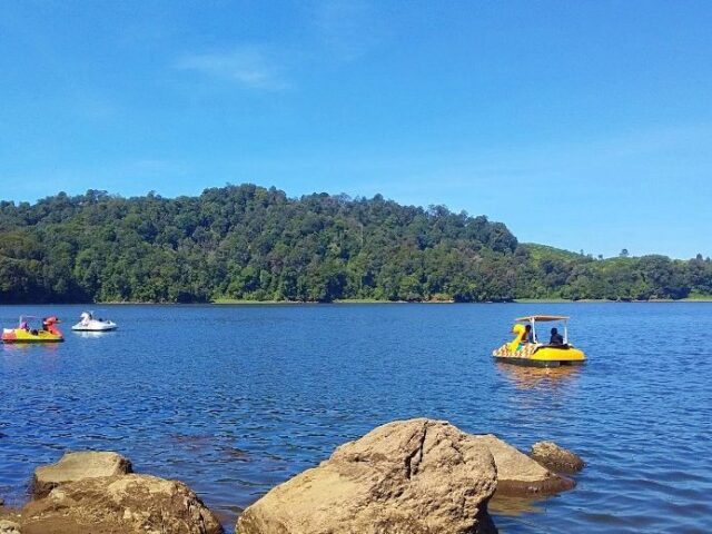 sepda air danau patenggang
