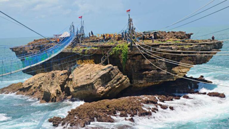 Extreme Ride in Timang Beach