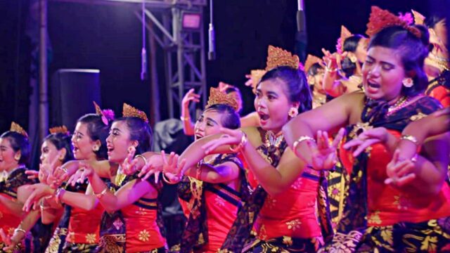 Choir group high school