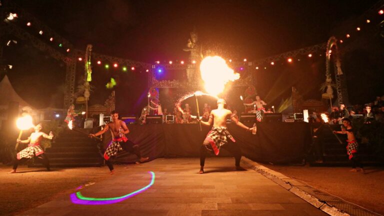 Fire Art Pesona Nusa Dua Fiesta
