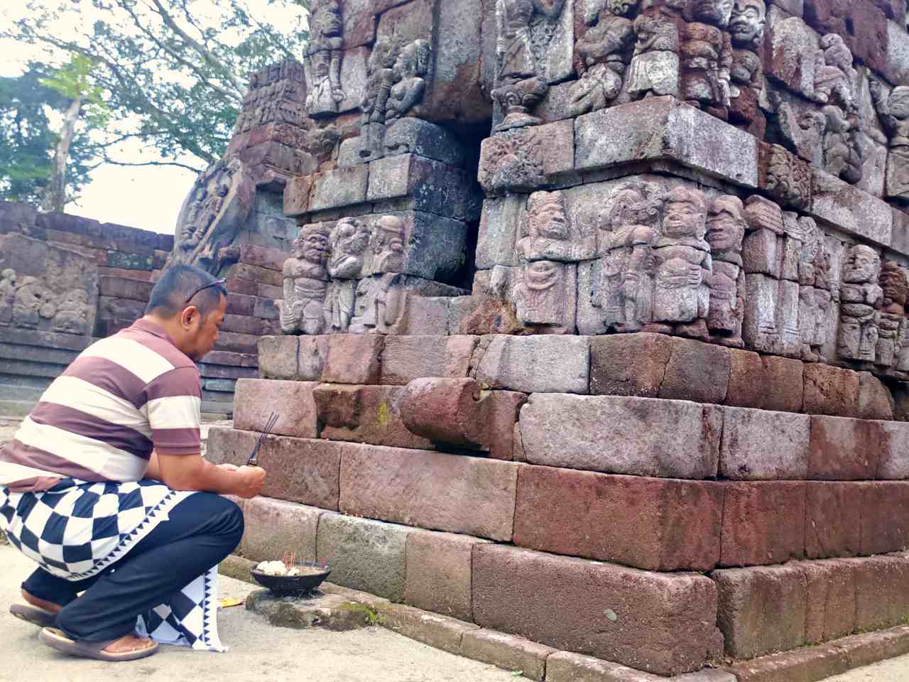 sukuh small shrine