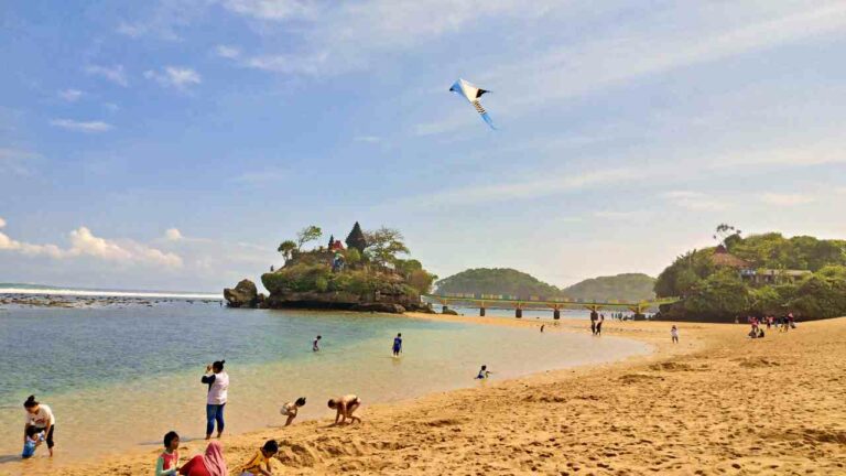 Balekambang beach white sand