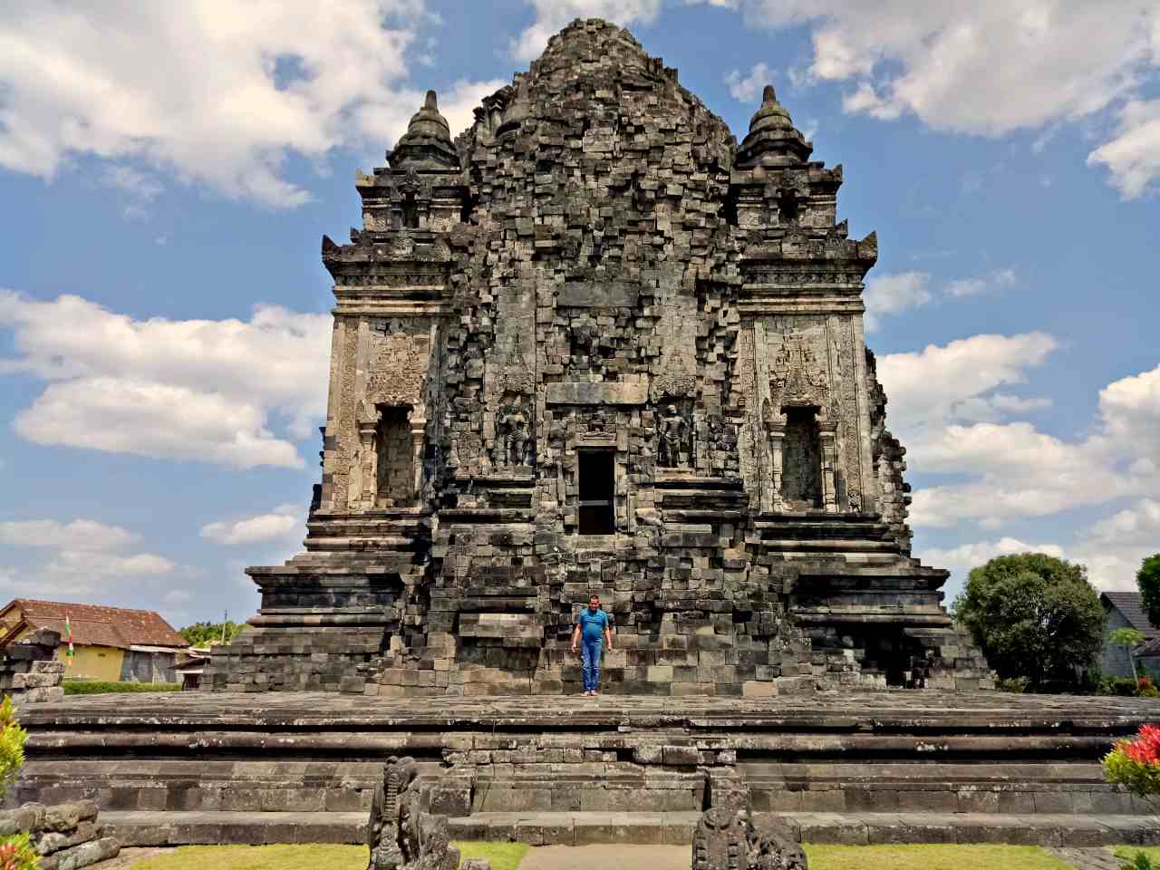 kalasan temple height is more than 30 meters