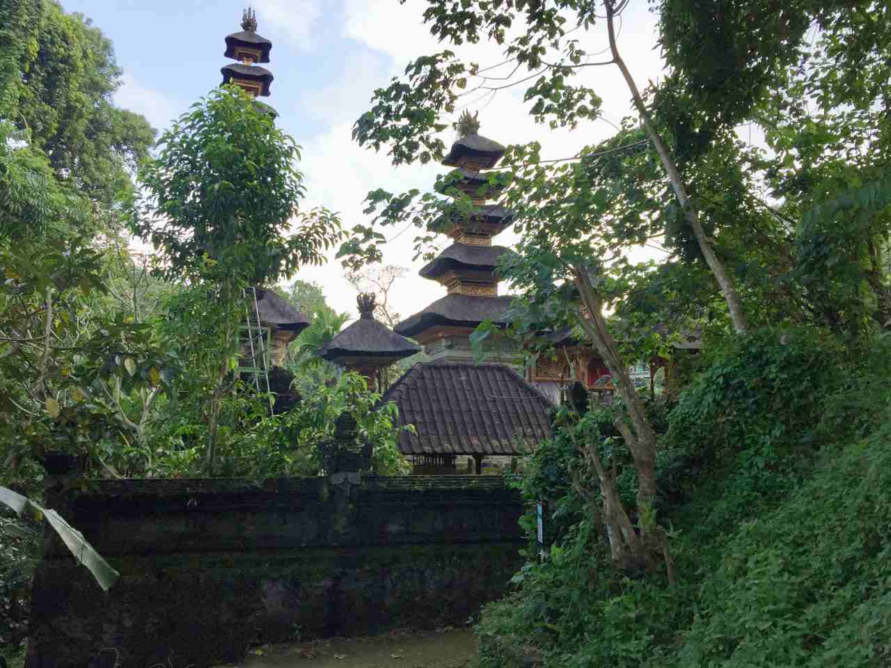 gunung lebah temple campuhan 