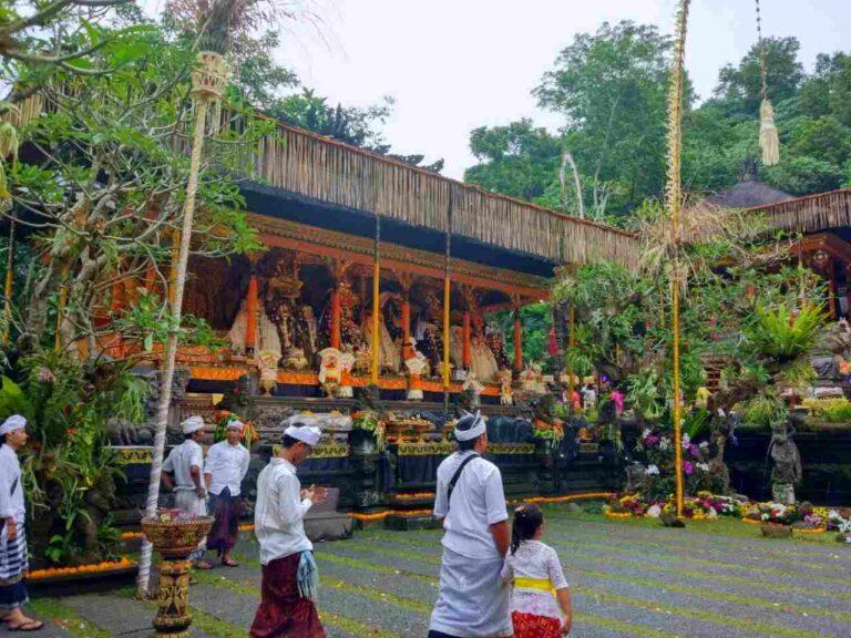 religious event in the temple
