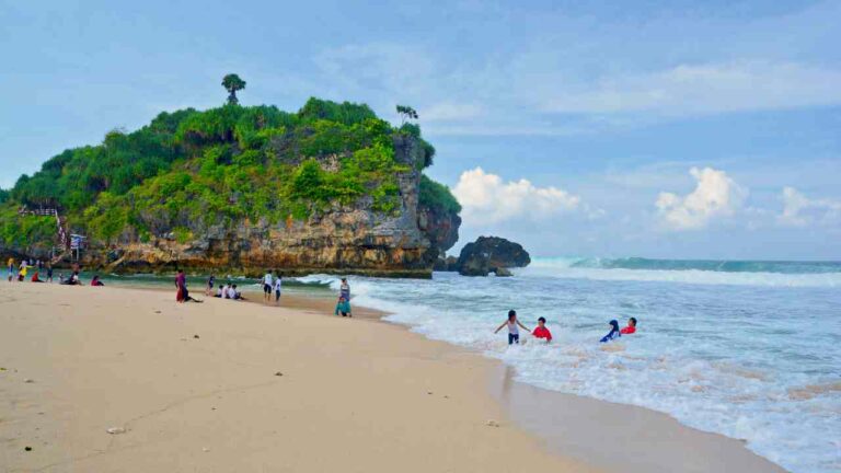 drini beach and island