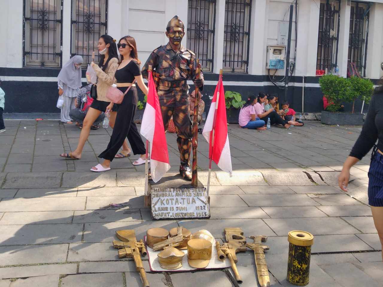 cosplay around the Jakarta History Museum 