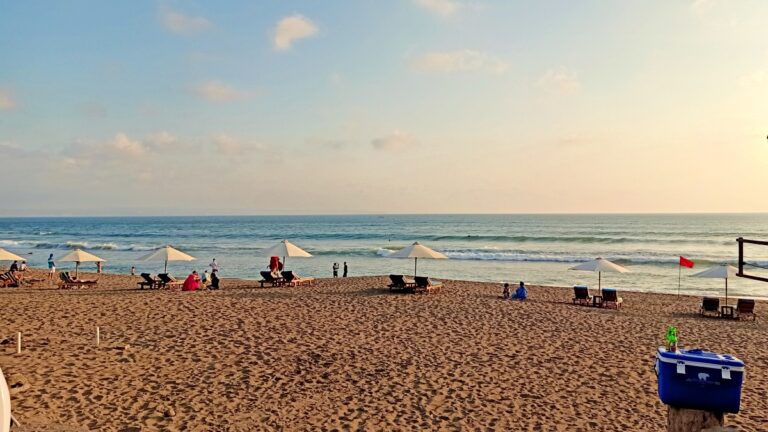 batu belig beach