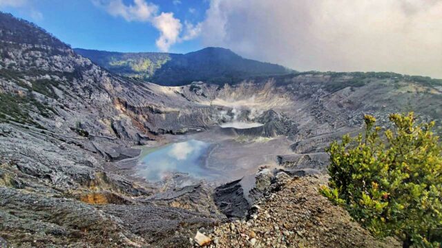 kawah ratu or ratu crater