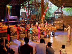 angklung performance