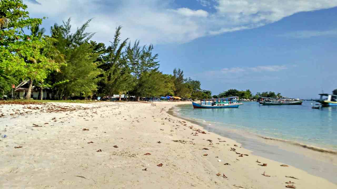 pristine water tanjung kelayang beach 
