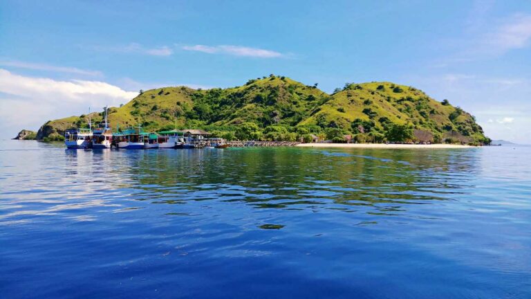 kanawa island east nusa tenggara