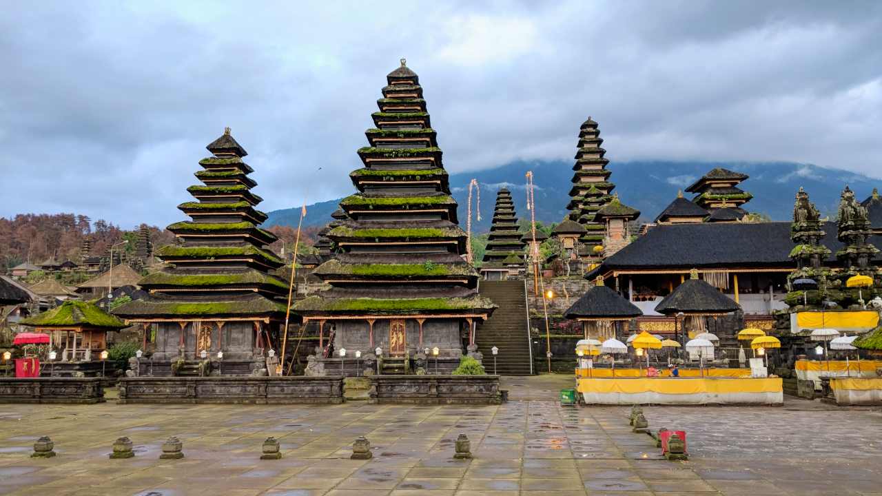 tiers shrines