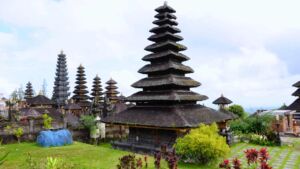 tiers shrines besakih