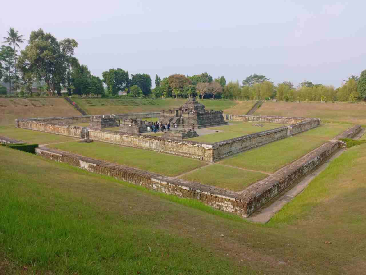 sambisari temple area 
