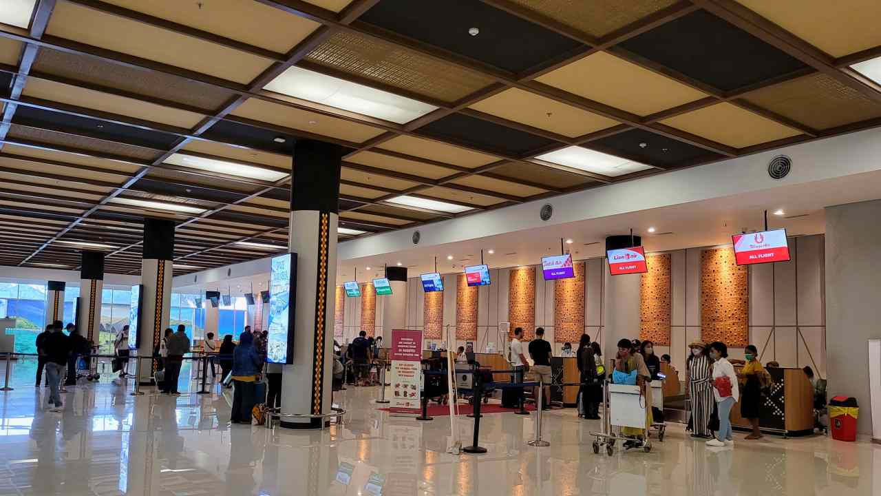 komodo international airport check in counter 