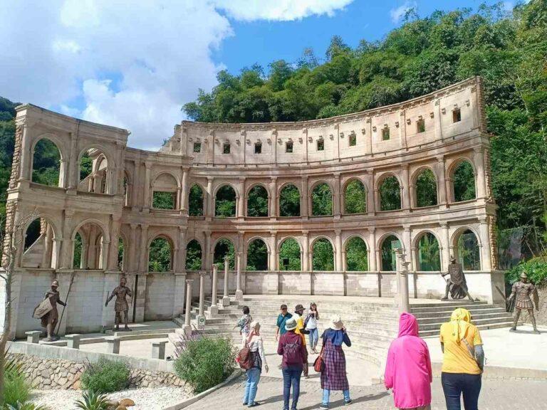 sarae hills colloseum miniature