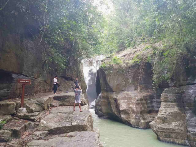 cunca wulang waterfall and jumping area