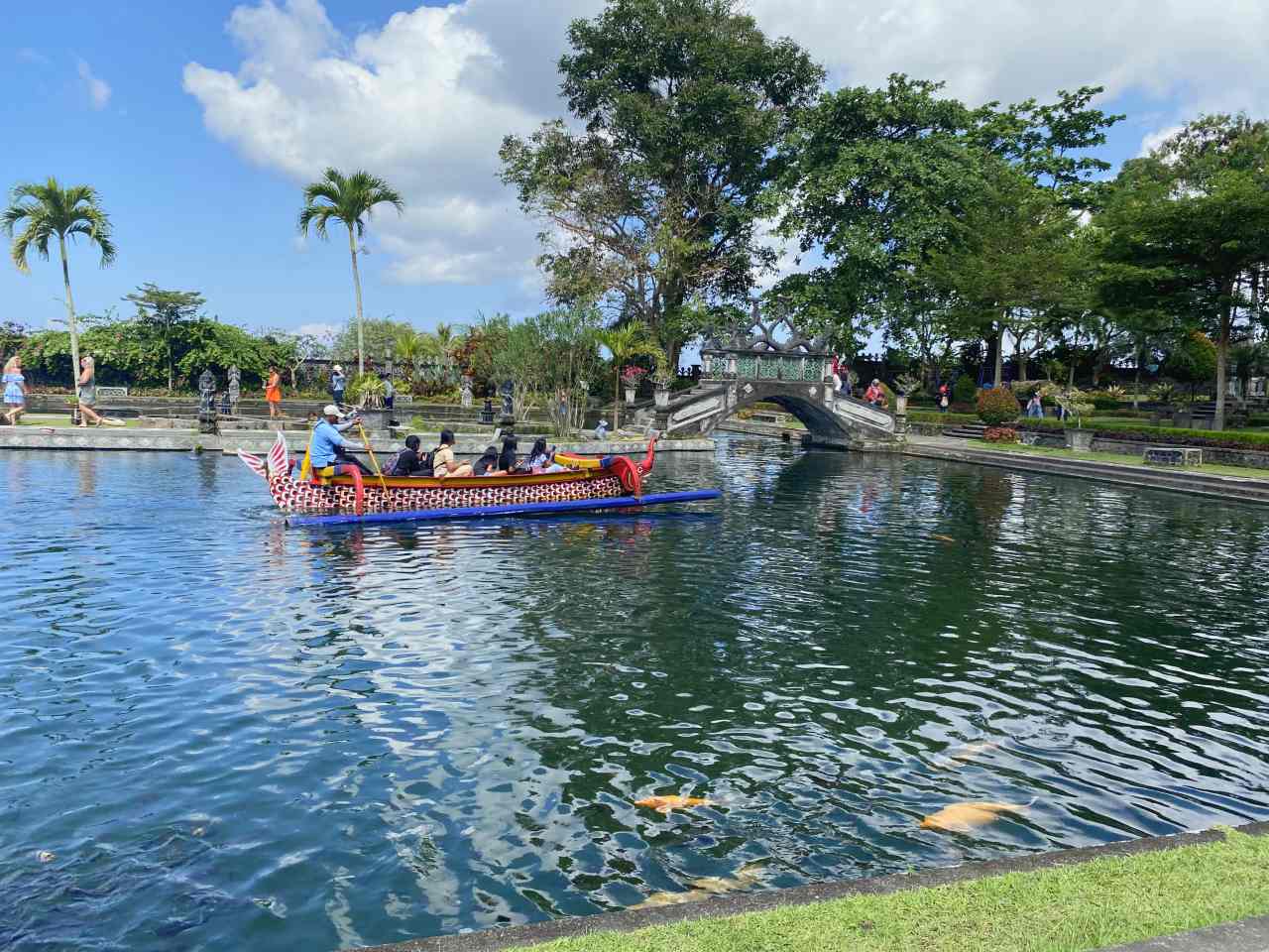 boat ride circling tirtagangga pond